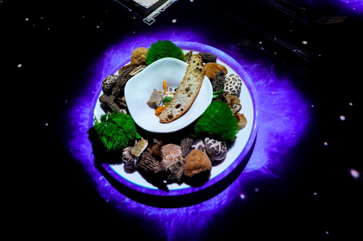 The Magic Table Hong Kong - 3D projection on table